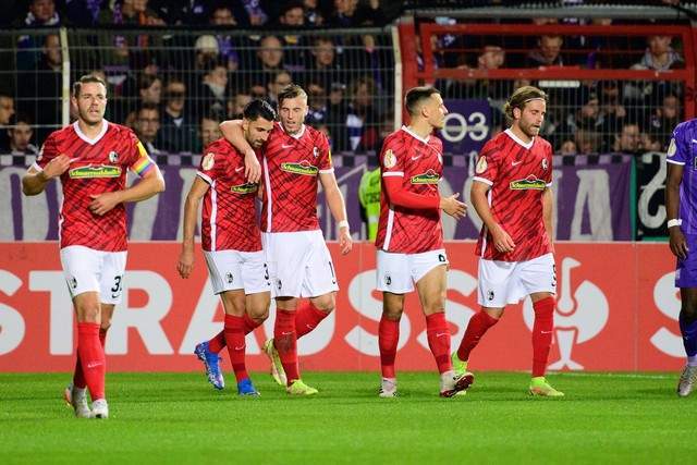 泰晤士报：曼联接近任命阿莫林 范尼可能只带一场