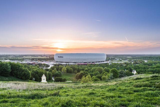 泰晤士报：曼联接近任命阿莫林 范尼可能只带一场