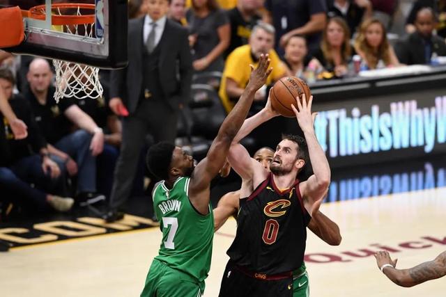 猛龙大胜篮网止3连败 瓦格纳22分魔术力克骑士